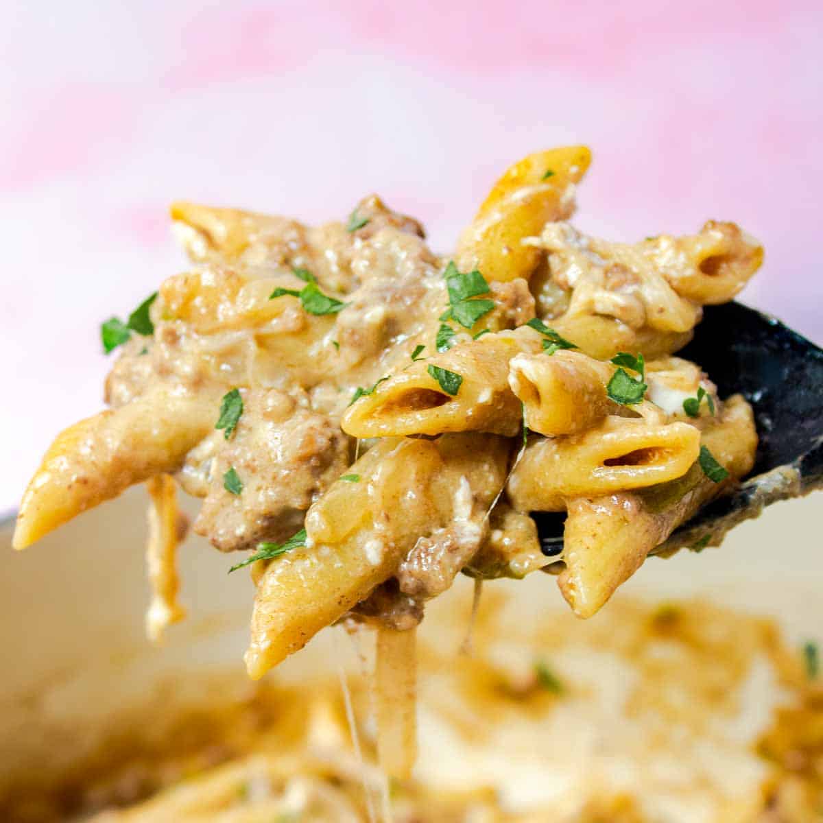 One-Pot Philly Cheesesteak Pasta: Quick & Easy Weeknight Meal